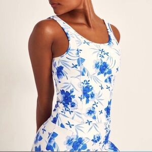 NWT SZ L LoveShackFancy Blue Floral work out top